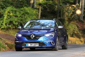 RENAULT-Megane-Estate-GT-5841_21